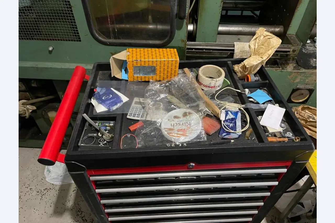 Máquinas de inyección de plástico-2